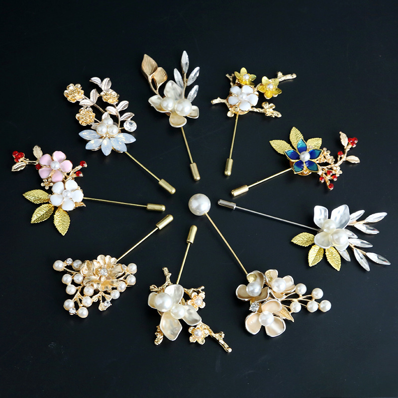 百種類の金銀の花のツバキの花のブローチの真珠のバラのブローチの婦人服は1字のピンの挿し込み式の胸の花を飾ります。|undefined