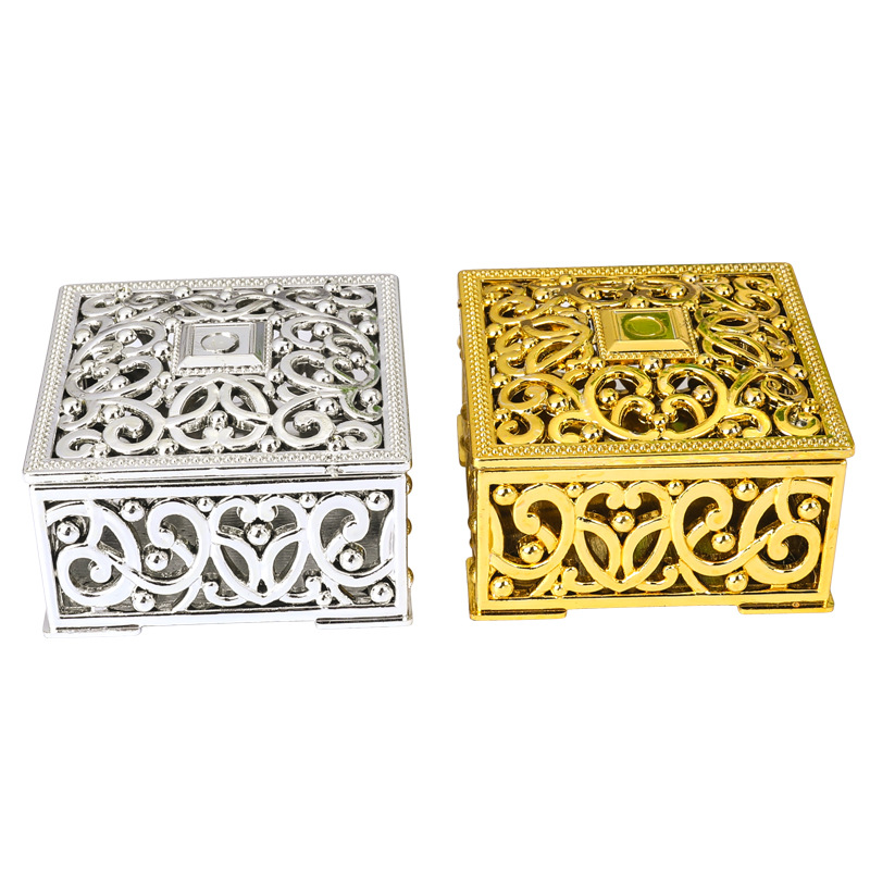 Cross-border PP plastic candy box Gold Silver Hollow pattern square Mini small gift box spot wholesale