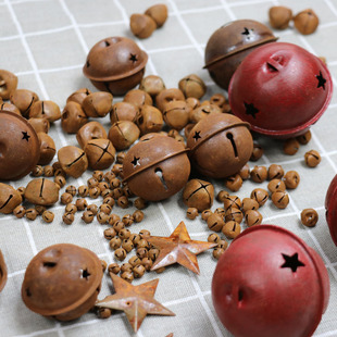 Cross-border spot retro bell rusty five-pointed star Christmas decoration pendant star hole Bell rust five-star wholesale