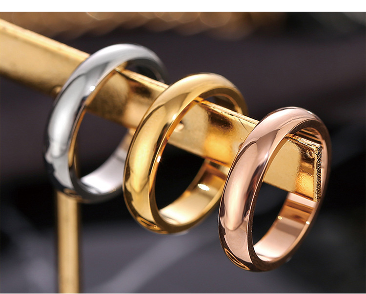 Europa e Stati Uniti stile caldo semplice titanio acciaio versione larga lucido semplice anello anello amanti anello indice dito acciaio inossidabile personalizzato_voghion.com