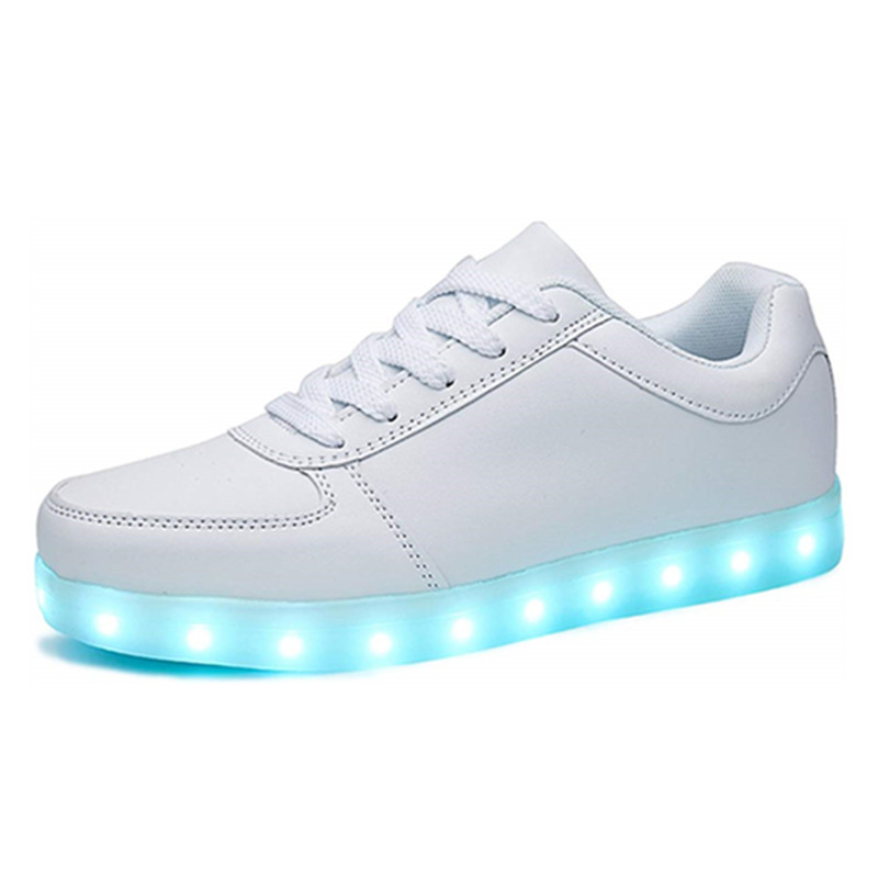 New fashion LED light shoes men and women student sports board shoes USB rechargeable luminous shoes fluorescent shoes factory direct supply
