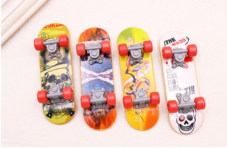 14cm large thickened fingertip skateboard toys kindergarten children's gift creative novelty toys export foreign trade