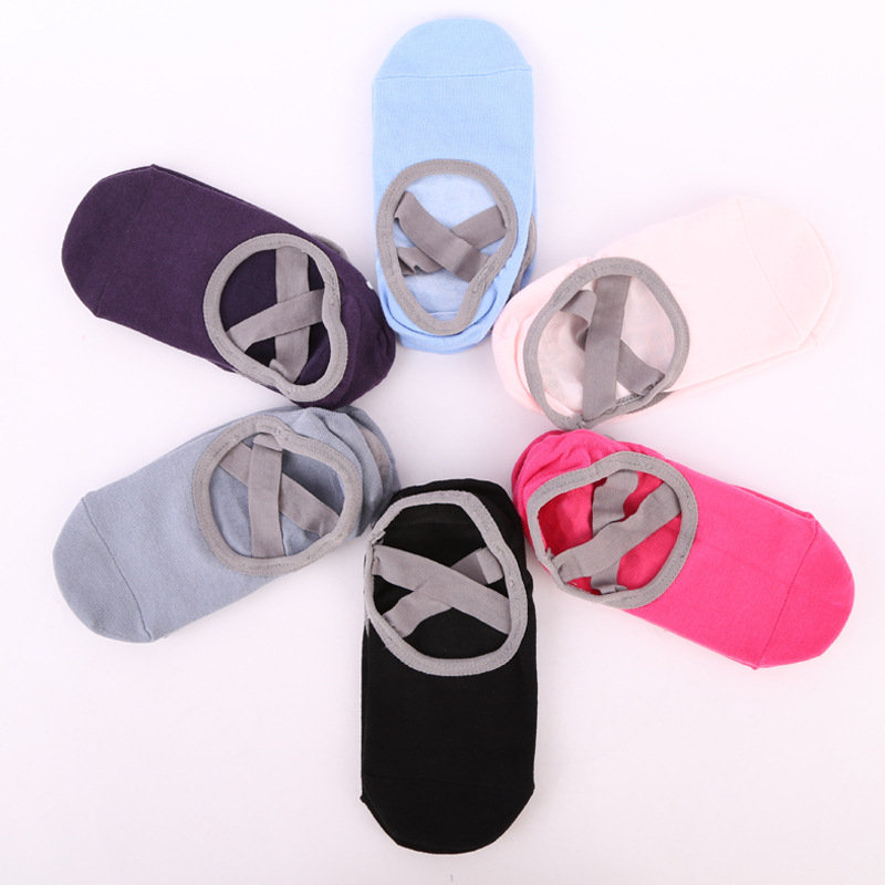 Fashion backless cross strap yoga socks dance socks non-slip comfortable beautiful sports socks direct sales one-piece delivery