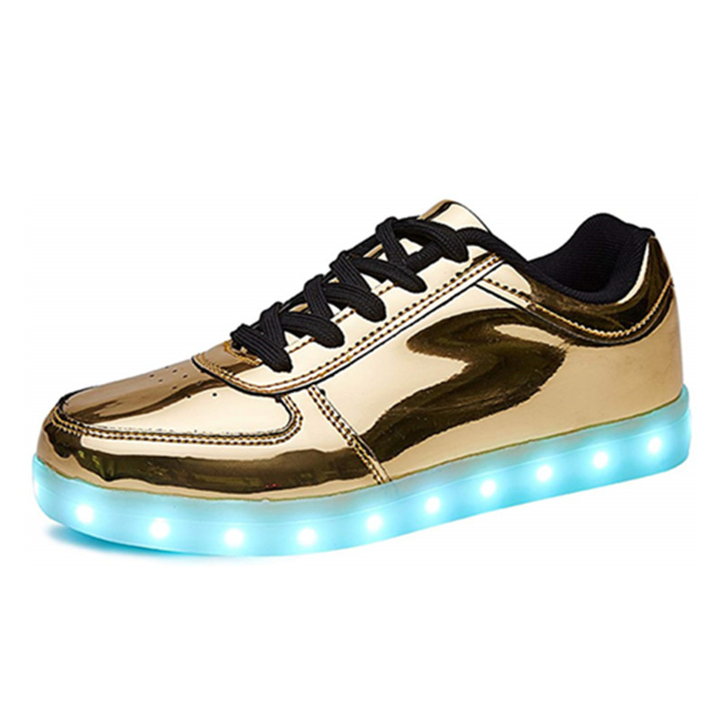 New fashion LED light shoes men and women student sports board shoes USB rechargeable luminous shoes fluorescent shoes factory direct supply