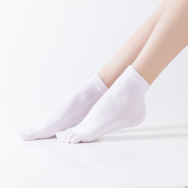 Factory direct yoga socks open toe professional dispensing non-slip ladies yoga five-finger socks toe socks