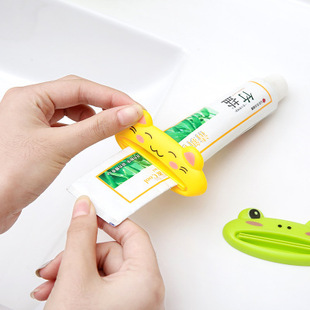 Toothpaste Squeezer Korean Creative Cute Cartoon Manual Toothpaste Squeezer Lazy Cosmetic Facial Cleanser Squeezer
