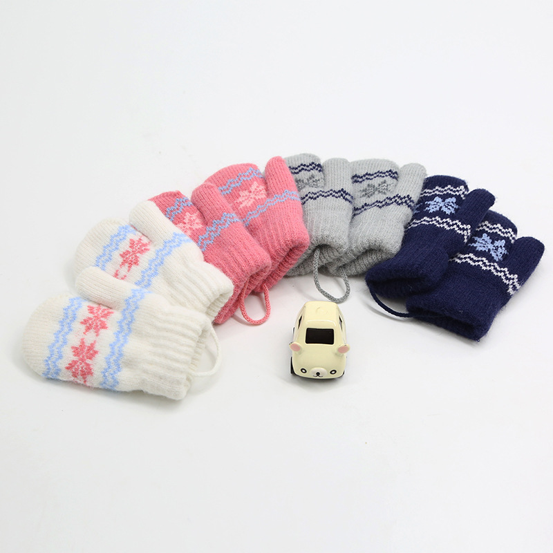 Spot small snowflake children's gloves winter alpaca wool padded warm neck hanging gloves baby gloves wholesale