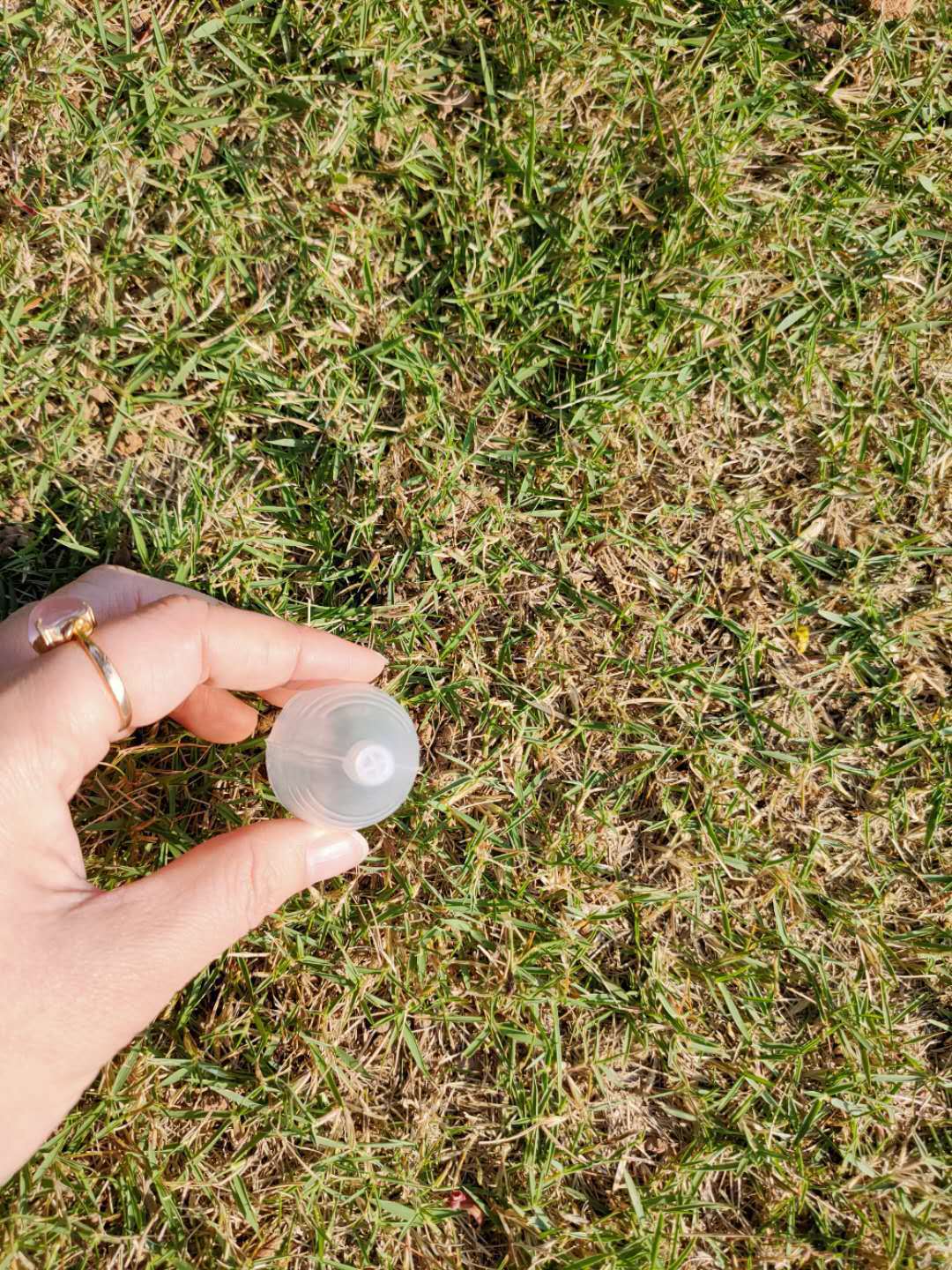 Airbag whistle airbag call BB whistle pinch bubble double sound whistle toy clothing accessories olive Round Oval pinch call