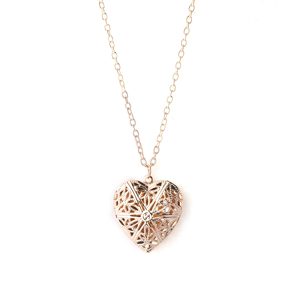 Han Ru's new spot love necklace can be opened hollow heart-shaped phase box jewelry European and American jewelry manufacturers spot