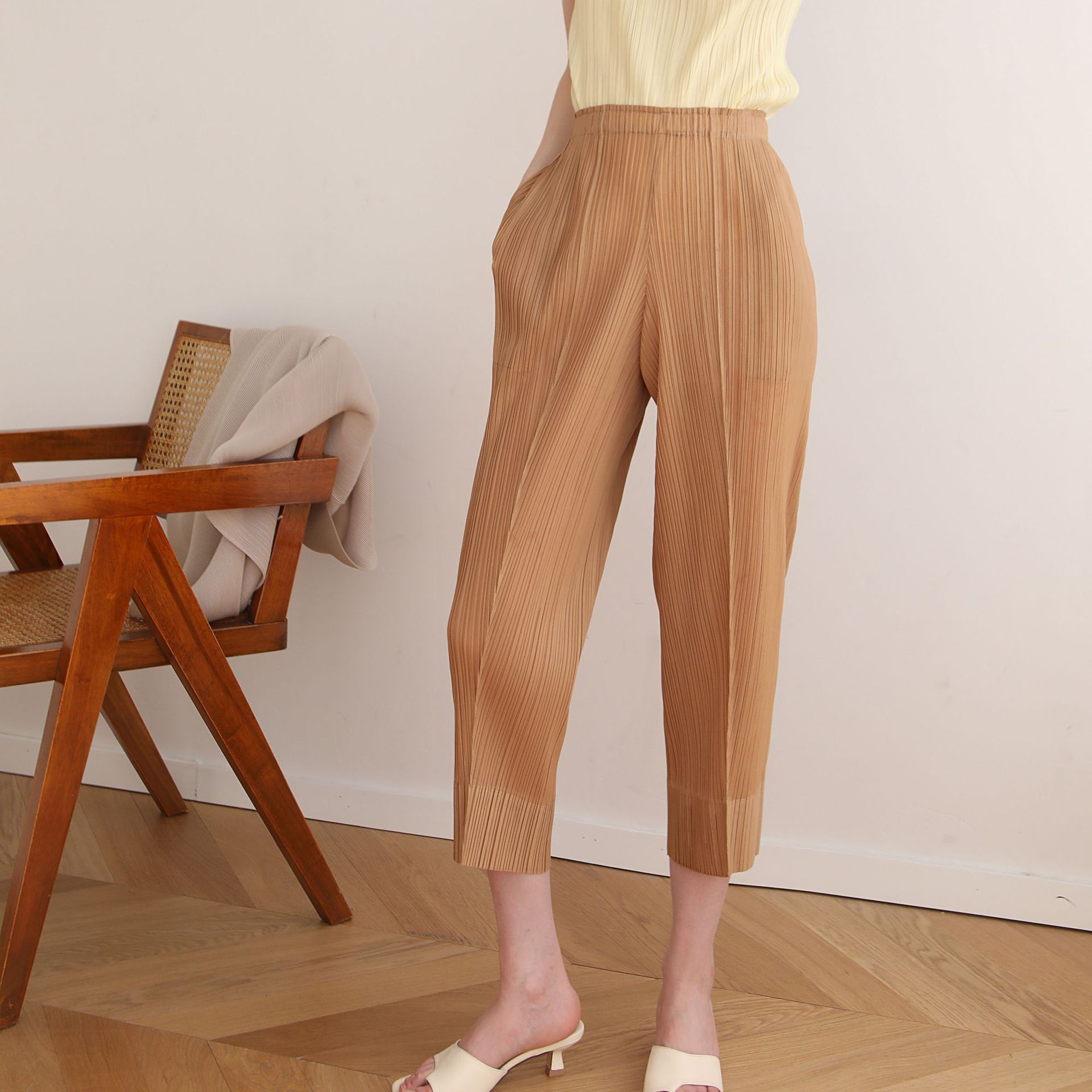 2024 autumn, spring and summer seasons can be worn high-end pleated draped elastic waist versatile casual small foot straight-leg pants nine-point pants