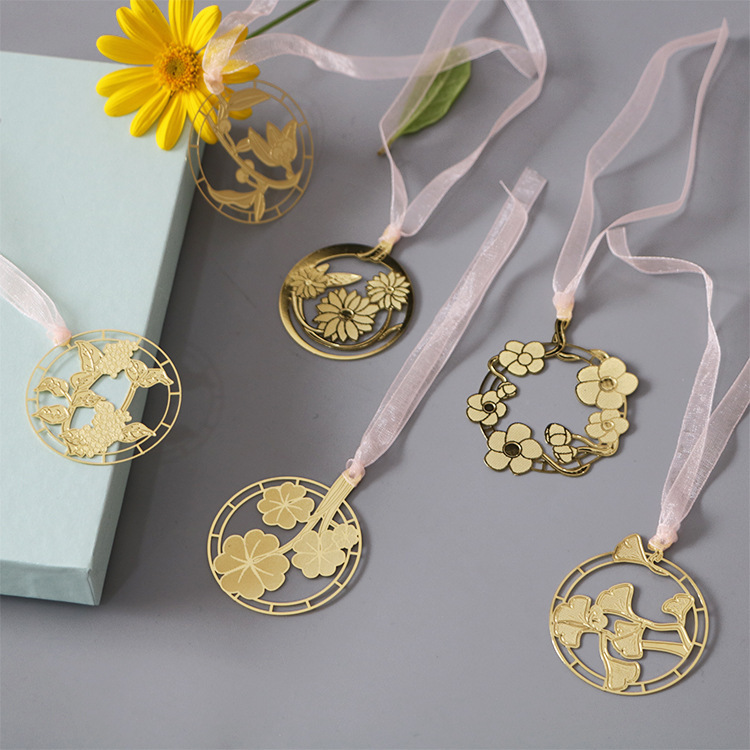 Brass hollow metal bookmark rose ginkgo flower secret language fresh small bookmark stationery wholesale