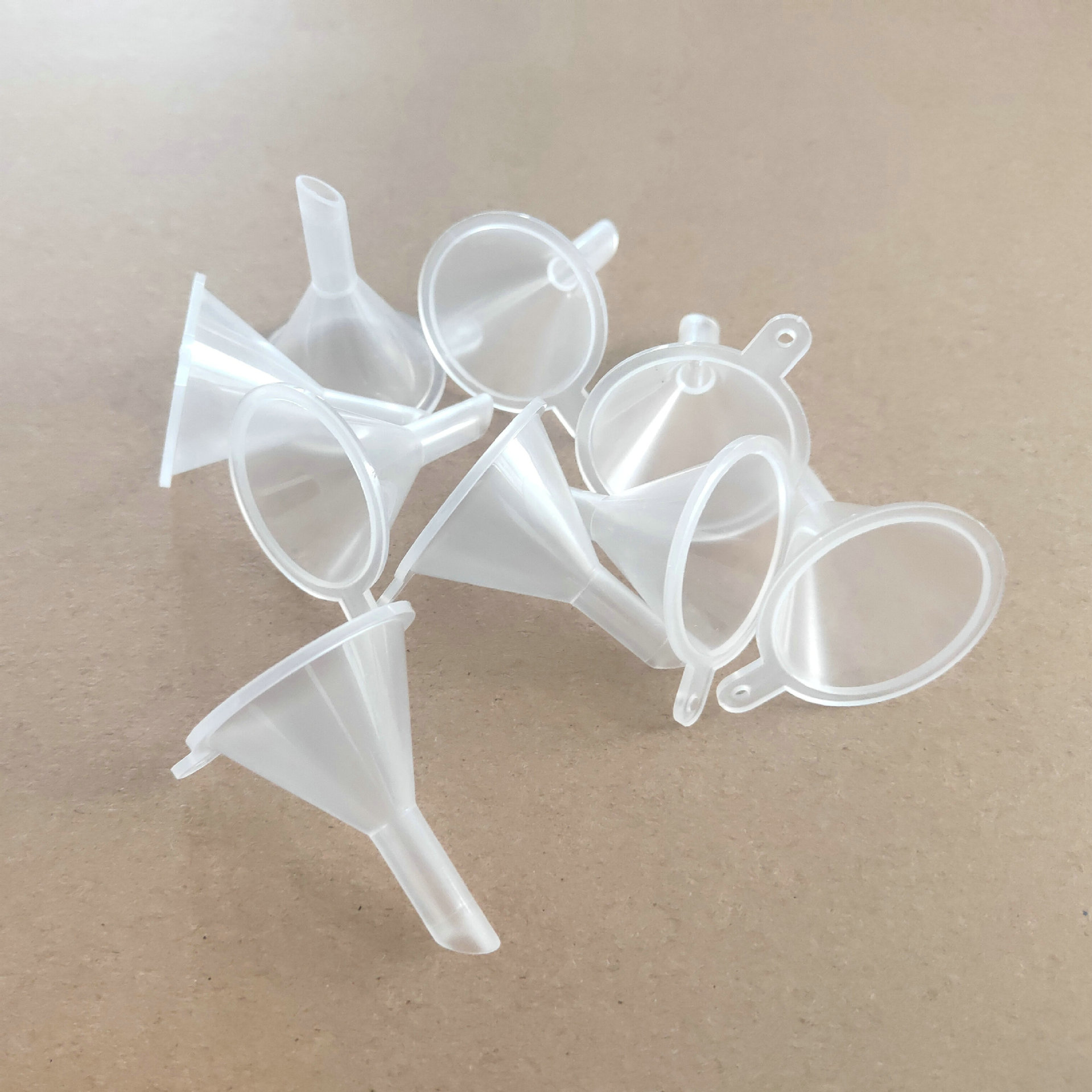 Plastic mini funnel small size liquid perfume sub-packaging artifact funnel sub-Packaging Tool