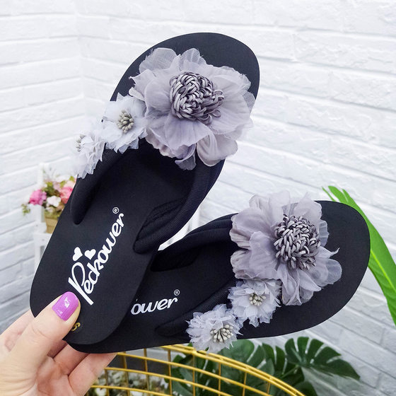 New Sandals and Slippers Women's Summer Wear Fashionable All-match Flip-flops Thick-soled Beach Shoes Sweet Seaside Holiday Sandals for Women