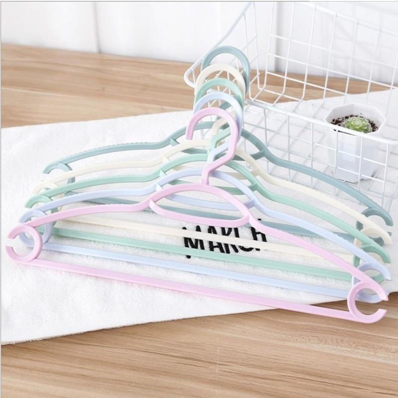 European-style clothes rack household plastic clothes rack children's children's clothes rack non-slip hanging hanger wholesale