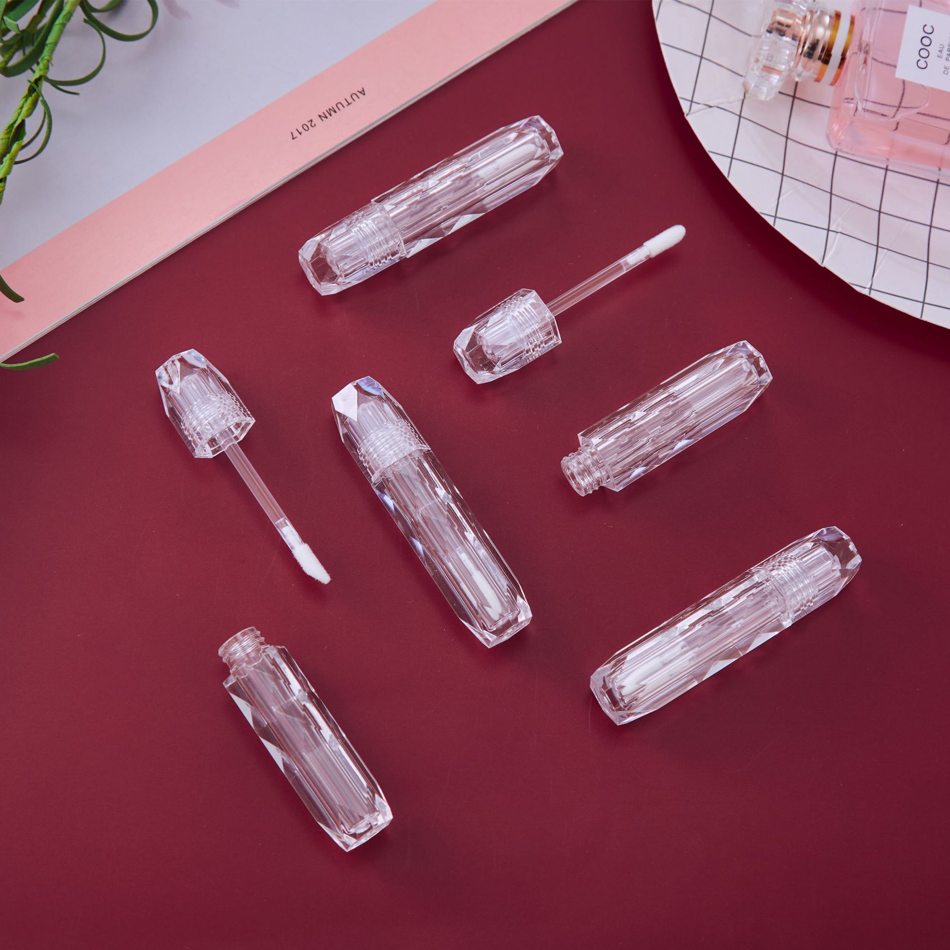 Diamond full transparent lip glaze empty tube lipstick empty tube injection transparent lip tube cosmetic packaging material manufacturers wholesale
