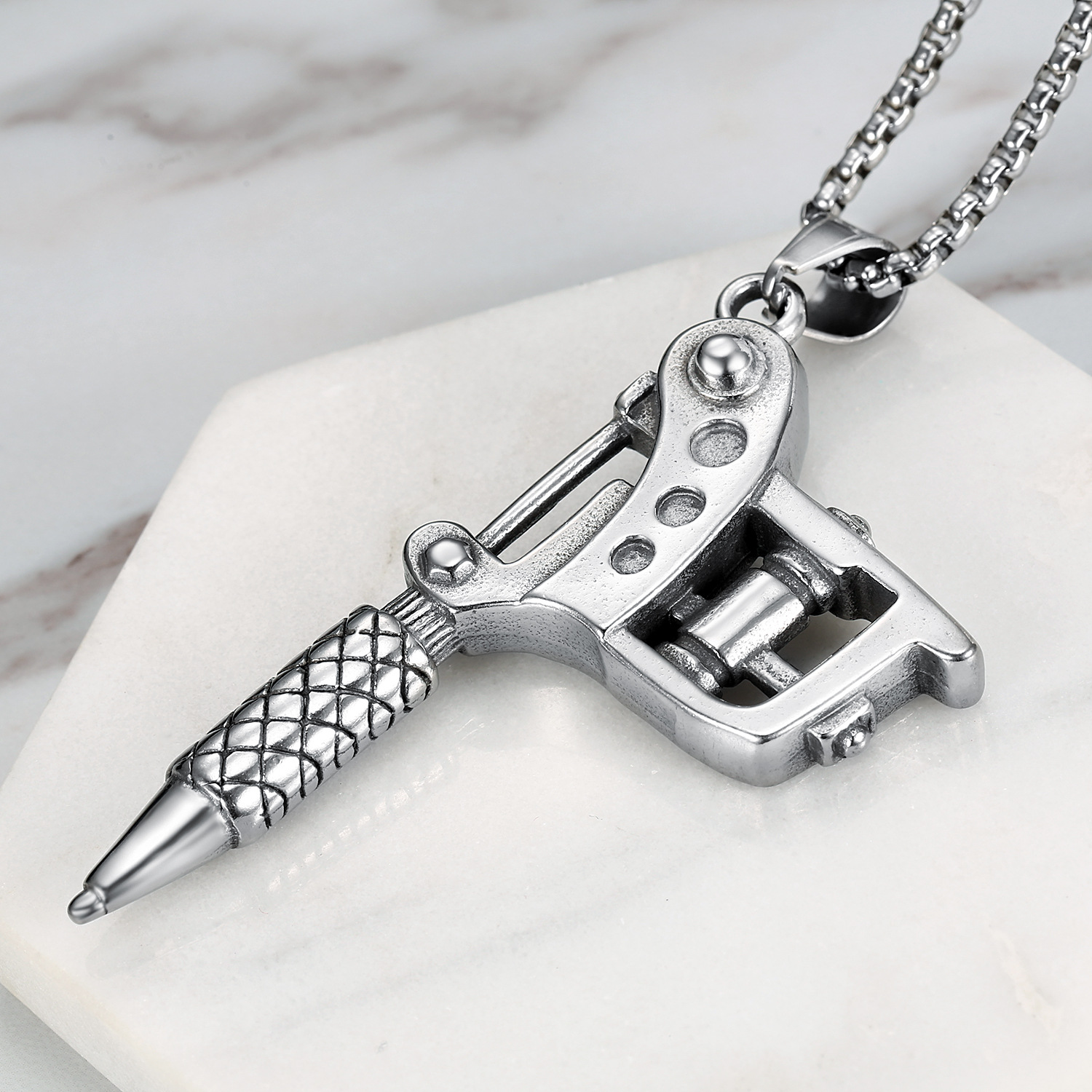 Stainless Steel Tattoo Machine Pendant Retro Boiled Black Personality Men's Necklace European and American Hot Tattoo Machine Pendant
