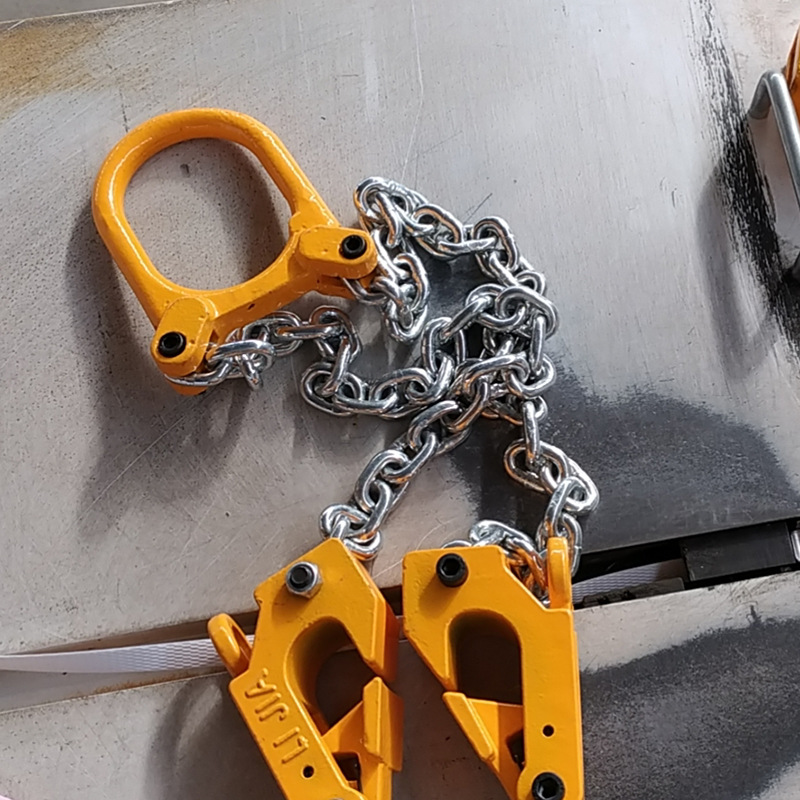 Oil barrel tongs Double chain hook Iron barrel plastic barrel chain type multifunctional lifting tongs