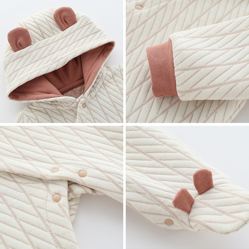 Newborn baby clothes long-sleeved romper foot-wrapped hooded thickened romper infant jumpsuit autumn and winter New