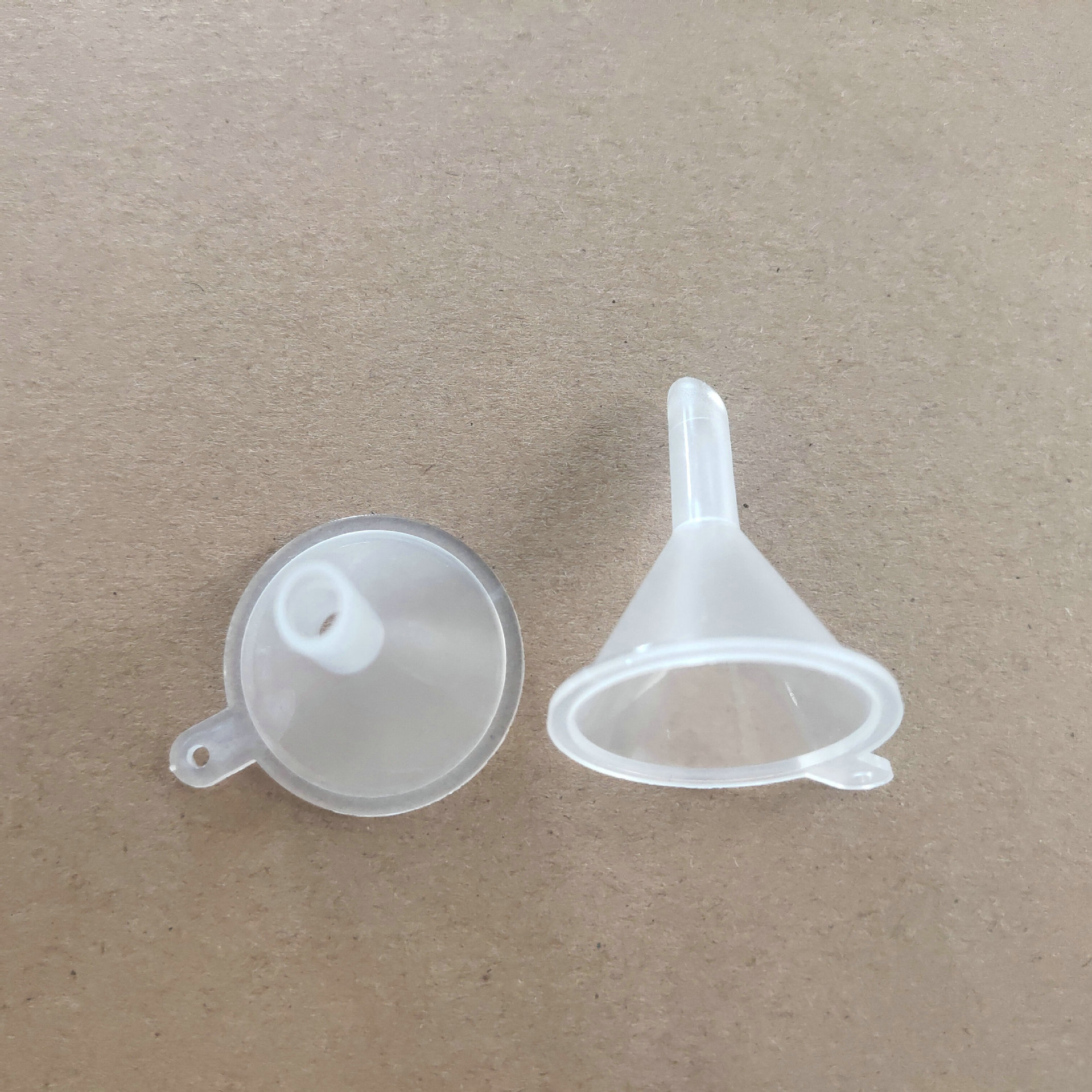 Plastic mini funnel small size liquid perfume sub-packaging artifact funnel sub-Packaging Tool