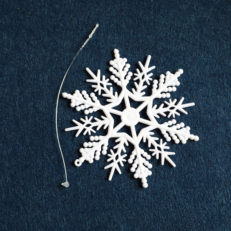 Cross-border wholesale snowflake Christmas tree decoration plastic snowflake hanging decorations White large, medium and small holiday scene dress