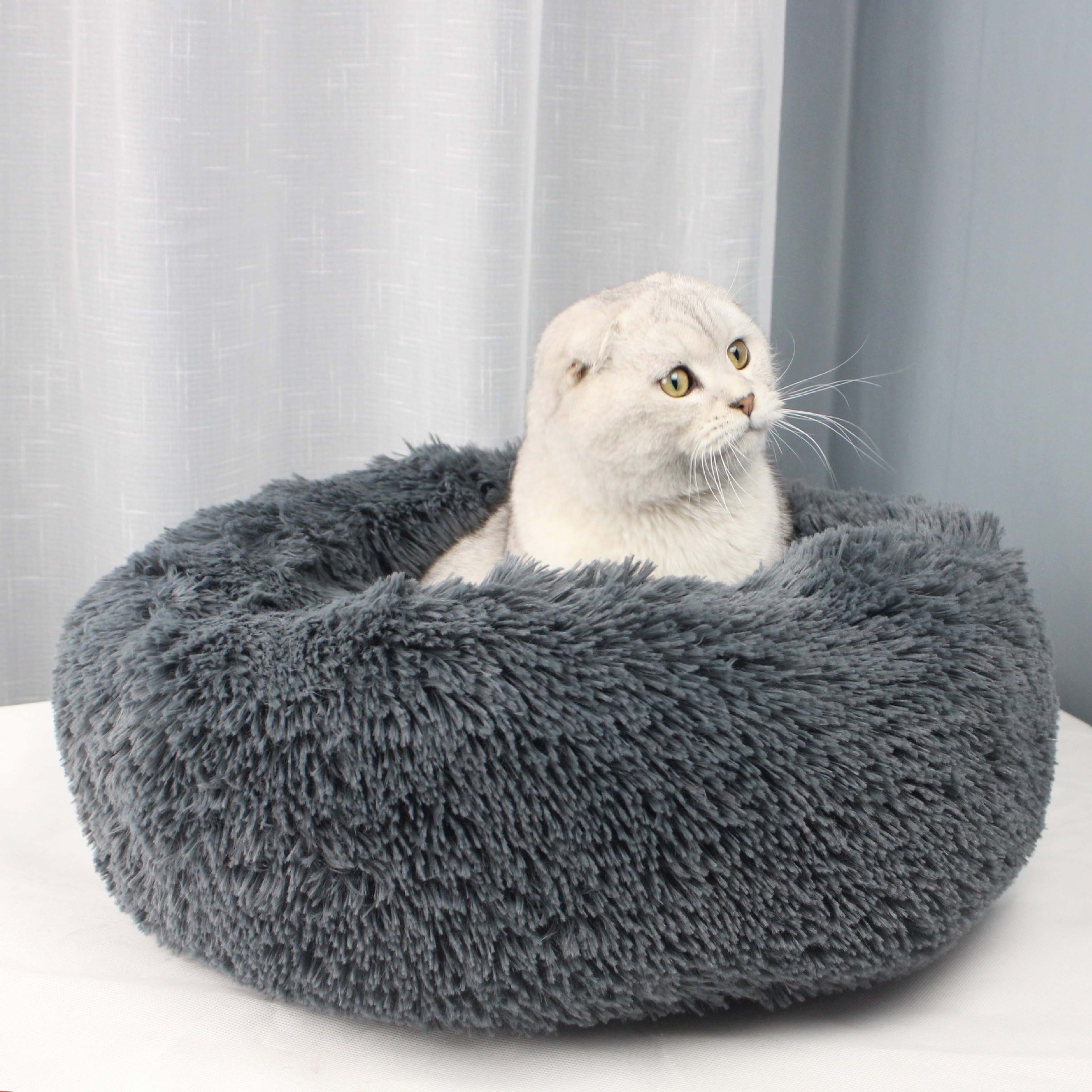 Factory wholesale removable and washable round plush kennel cat nest four seasons available dog mat cat mat pet mat