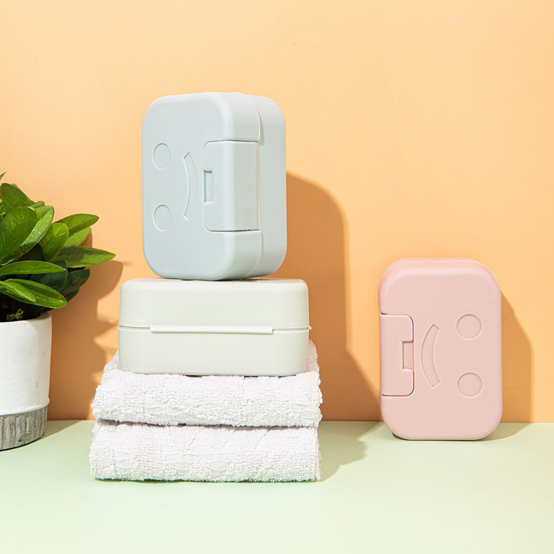 Smiley Travel Soap Box Easy to Carry Sealed Waterproof with Lid Lock Punch-Free Bathroom Soap Box
