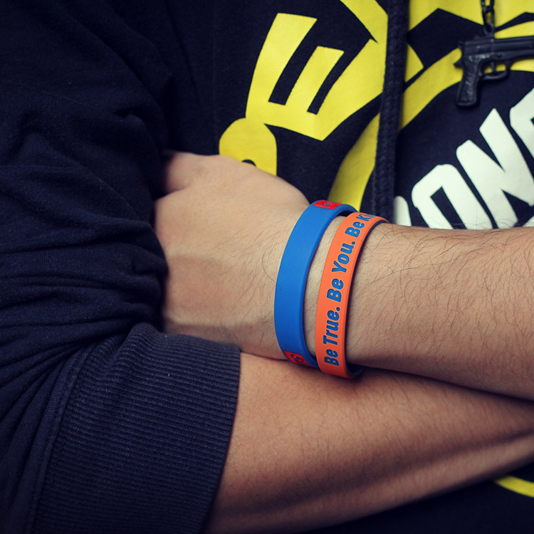 American Whisper Inspires Positive Energy Bracelet Trendy Brand for Men and Women Couple's Inspirational Two-Color Silicone Bracelet Peace Article