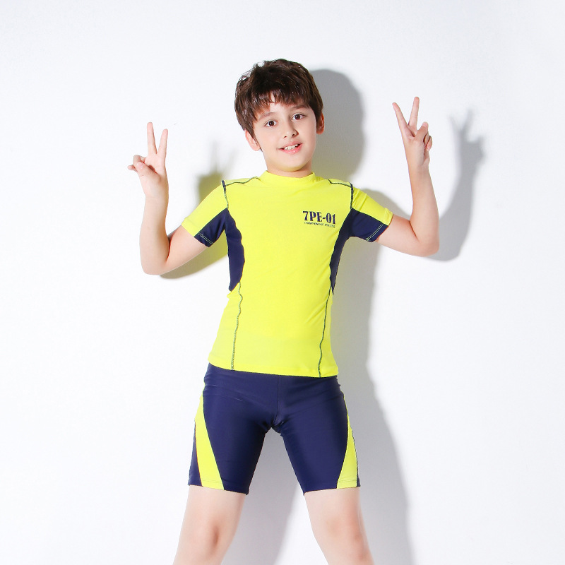 2020 new children's swimsuit men's and boys size suit split European and American foreign trade cross-border explosions a generation of hair
