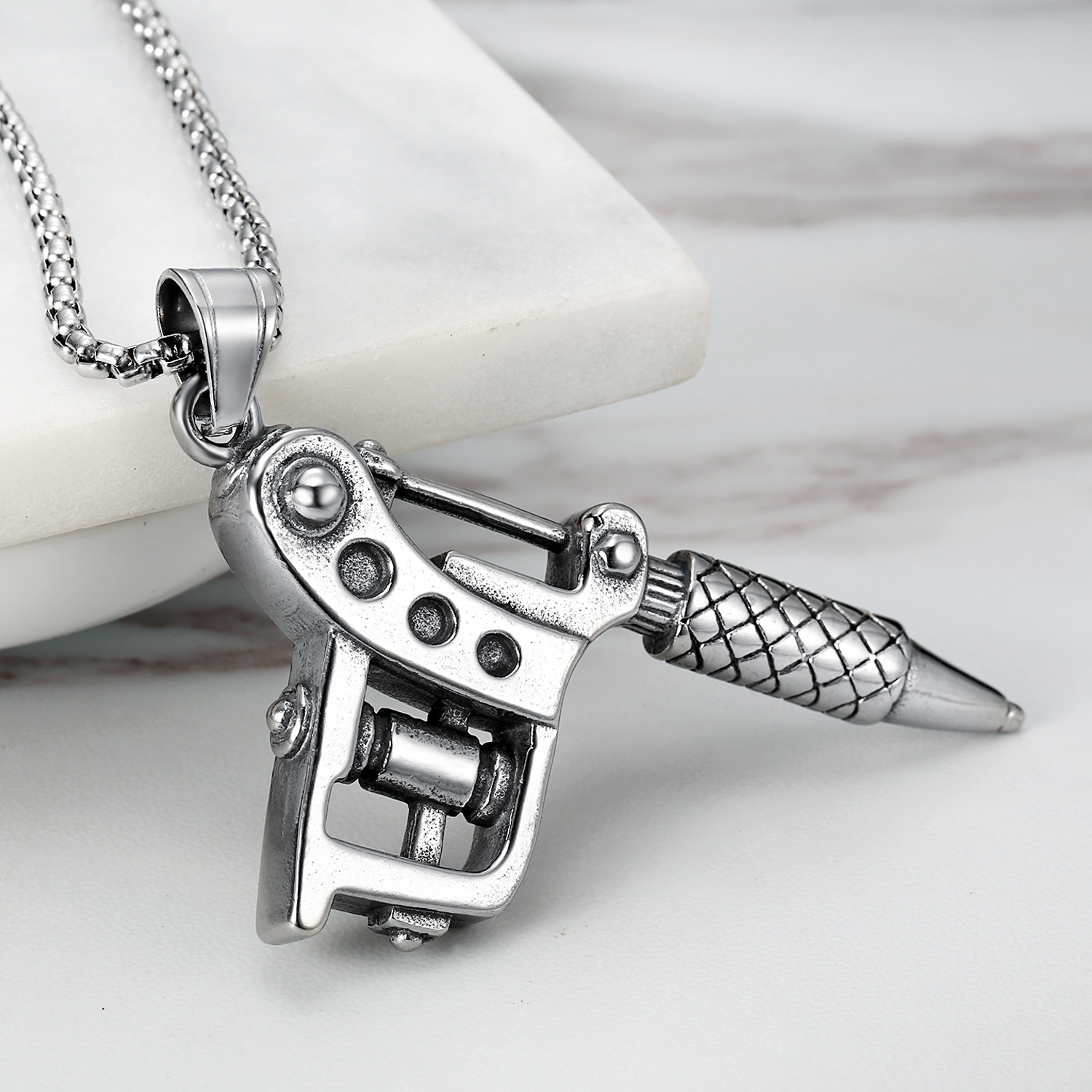 Stainless Steel Tattoo Machine Pendant Retro Boiled Black Personality Men's Necklace European and American Hot Tattoo Machine Pendant
