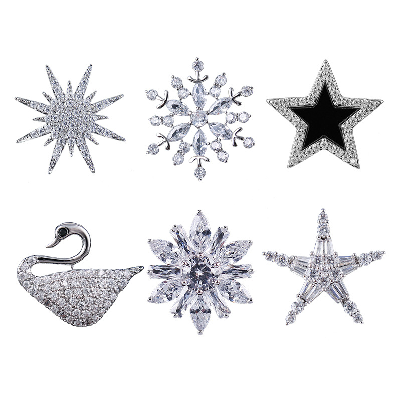 Micro-inlaid zircon six-pointed star men's brooch accessories plated real gold high-grade crystal star corsage anti-light buckle