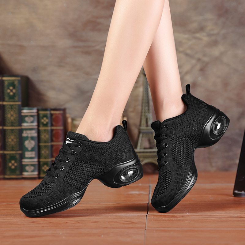 Yang Liping Square Dance Shoes for the Elderly Dance Shoes Mother Red Dance Shoes Women's Summer 2021 New Soft Sole