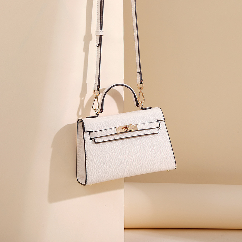 Niche Design Small Bag Women's 2023 New Fashionable Internet Popular Fashion All-match Shoulder Crossbody Carrie Women's Handbag