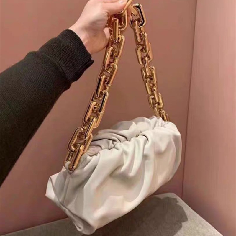 ins Internet celebrity Xiaojing niche underarm bag thick chain pleated cloud bag portable shoulder bag female 2023 New