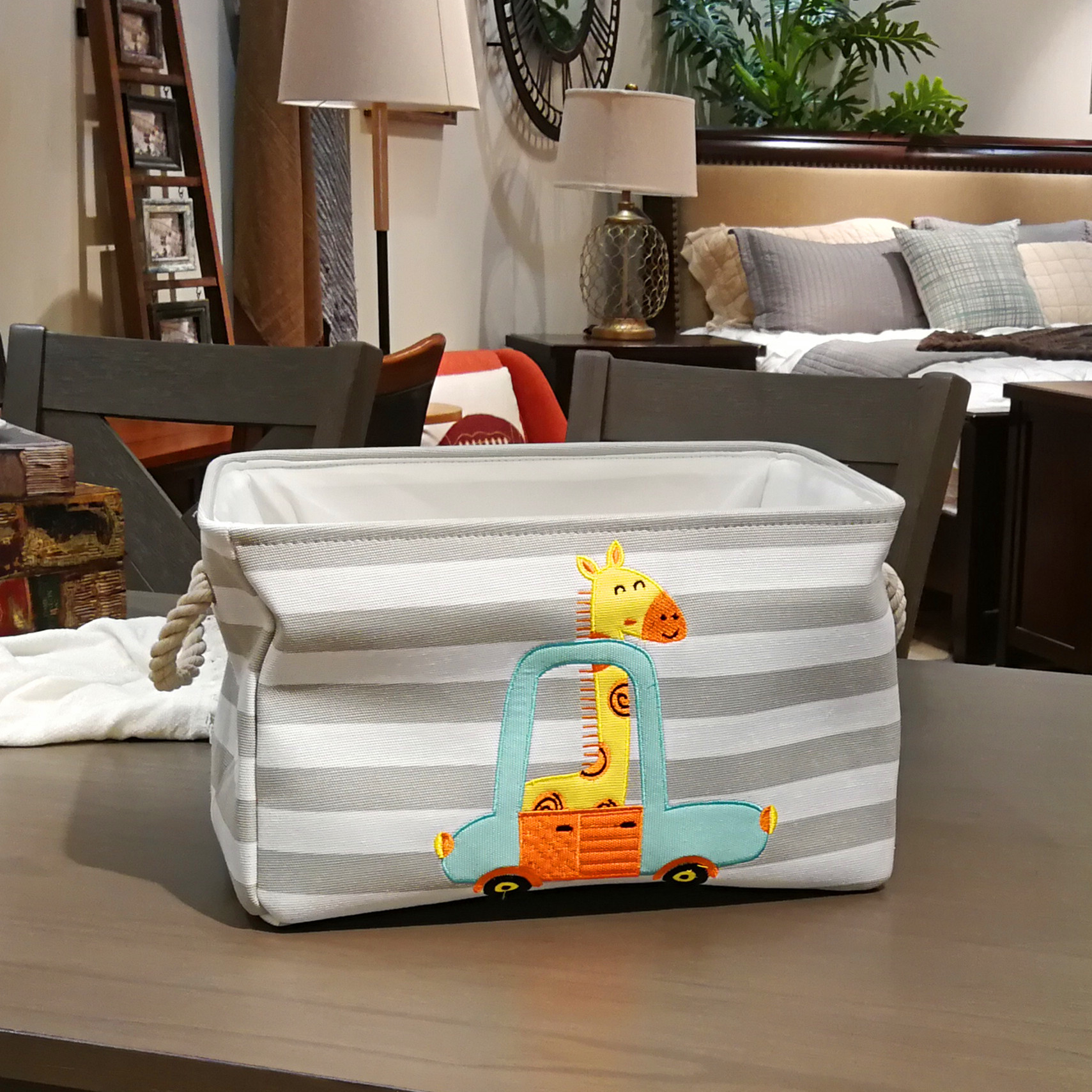 Factory supply one-time dropshipping cross-border source lion giraffe cartoon canvas storage basket storage bucket dirty clothes bucket