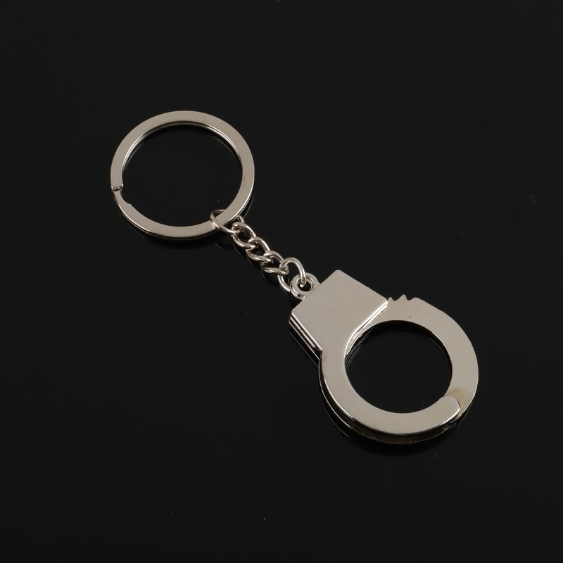 創意的な贈り物の個性は双手錠の金属のキーホルダーの広告の自動車の腰の鍵のチェーンのペンダントの装飾をシミュレーションします。|undefined