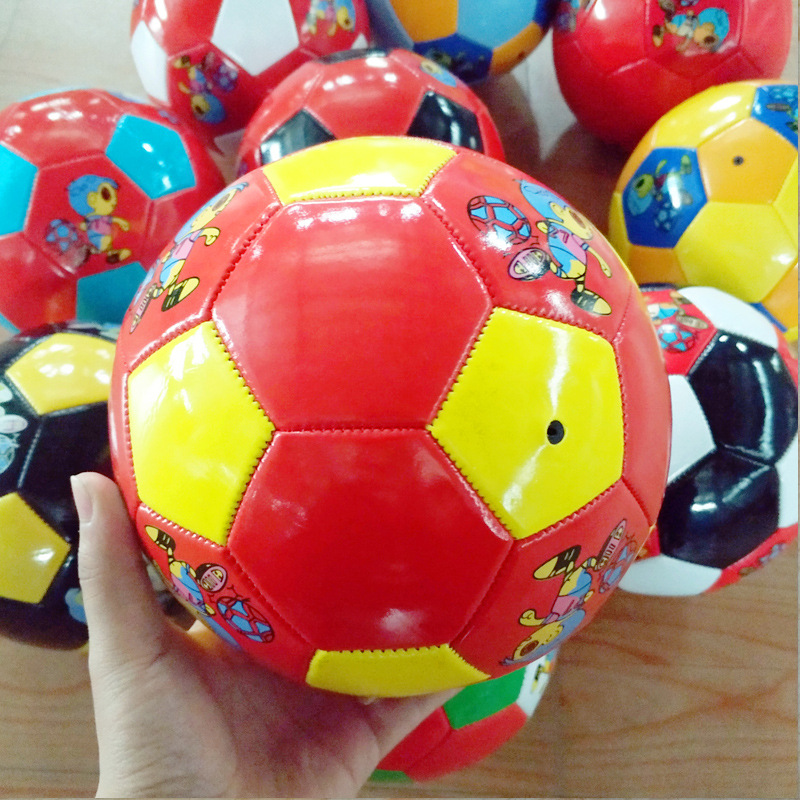 Factory wholesale 2/3 children's cartoon football kindergarten children's machine sewing training football gifts small football