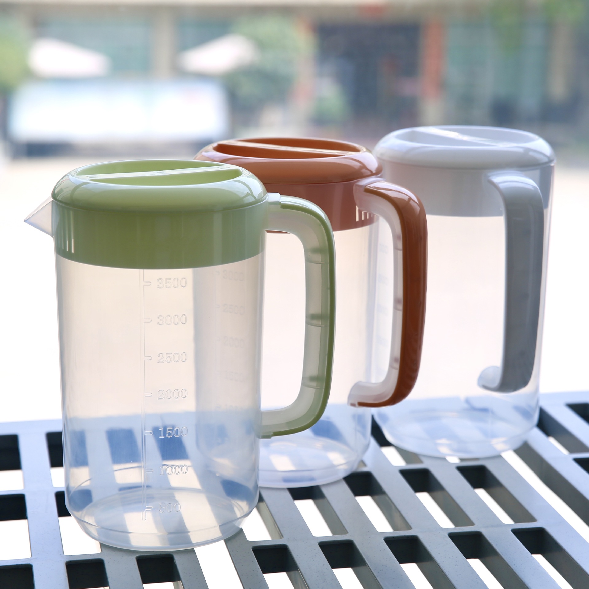 Jinde Milk Tea Measuring Cup with Scale and Lid Cold Kettle PP Transparent Plastic Measuring Cup Arc Handle Thickened Cold Kettle