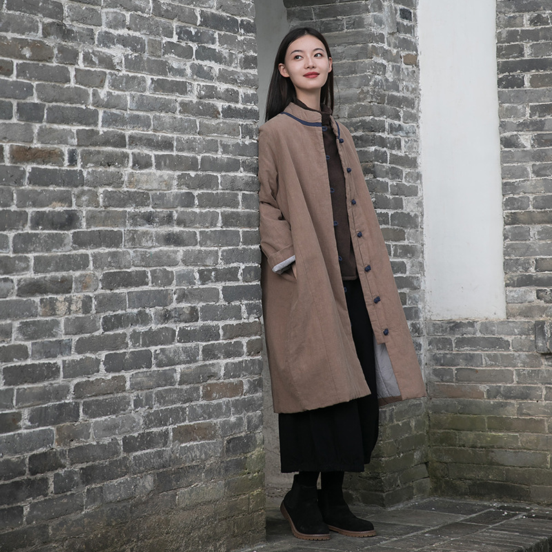 2023 Winter Neue Vintage Chinesischen Stil Vertikale Kragen Chinesischen Stil Kontrast Farbe Platte Schnalle Mittellange Baumwolle gefütterte Jacke Leinen Lose Baumwolle-pad_voghion.com