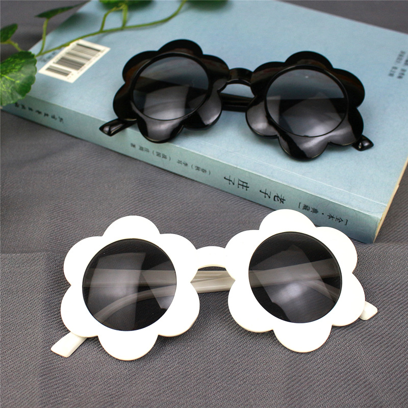 Children's flower decorative sunglasses sunglasses sunshade UV protection sunglasses men's and women's children's universal travel glasses personalized tide