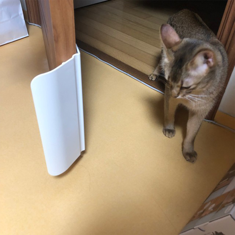 猫のドアの犬のドアの韓国版の補助ペットのドアの猫の犬の自由な出入りの自動ドアの改造セットのペット用品|undefined