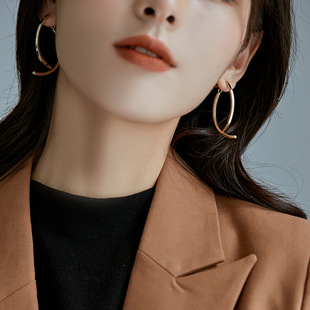 Koreanischer Ins-Nischendesign-Ring, minimalistischer, allgleiches, unregelmäßige Textur, flache Linienöffnung, verstellbarer Ringhersteller_voghion.com