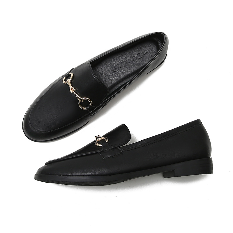 Small leather shoes Women's British single-layer shoes 2020 spring new all-match slip-on flat retro plus size women's shoes 41-43