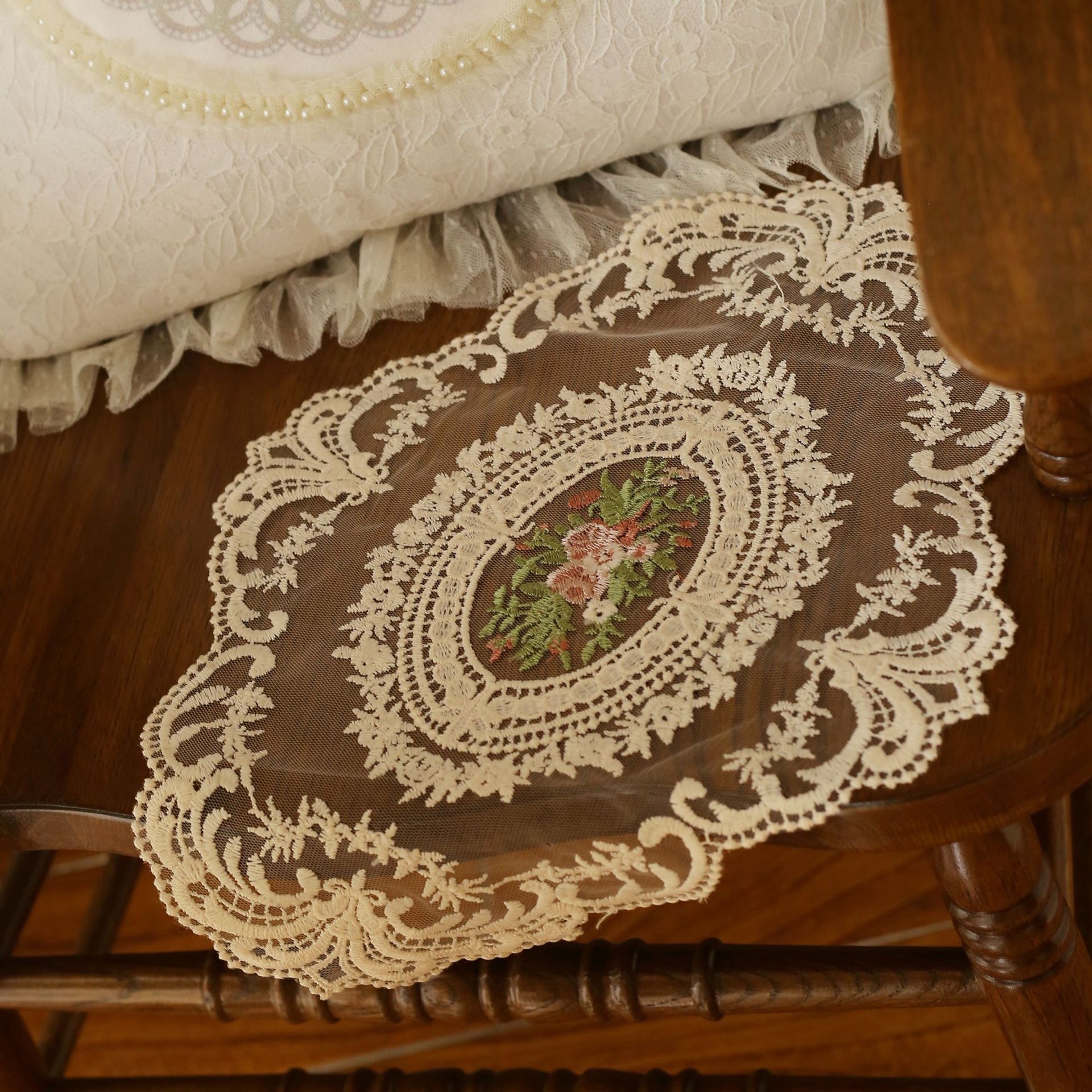 Vintage French Style Lace Tablecloth ins Romantic Girl Style Embroidered Lace Tablecloth Pastoral European Style Bedside Table Mat