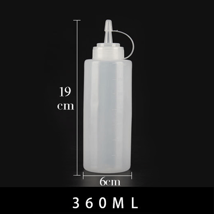現品の味噌の瓶は目盛りが付いています。ケチャップのサラダソースは瓶のプラスチックの調味料の瓶を押します。|undefined