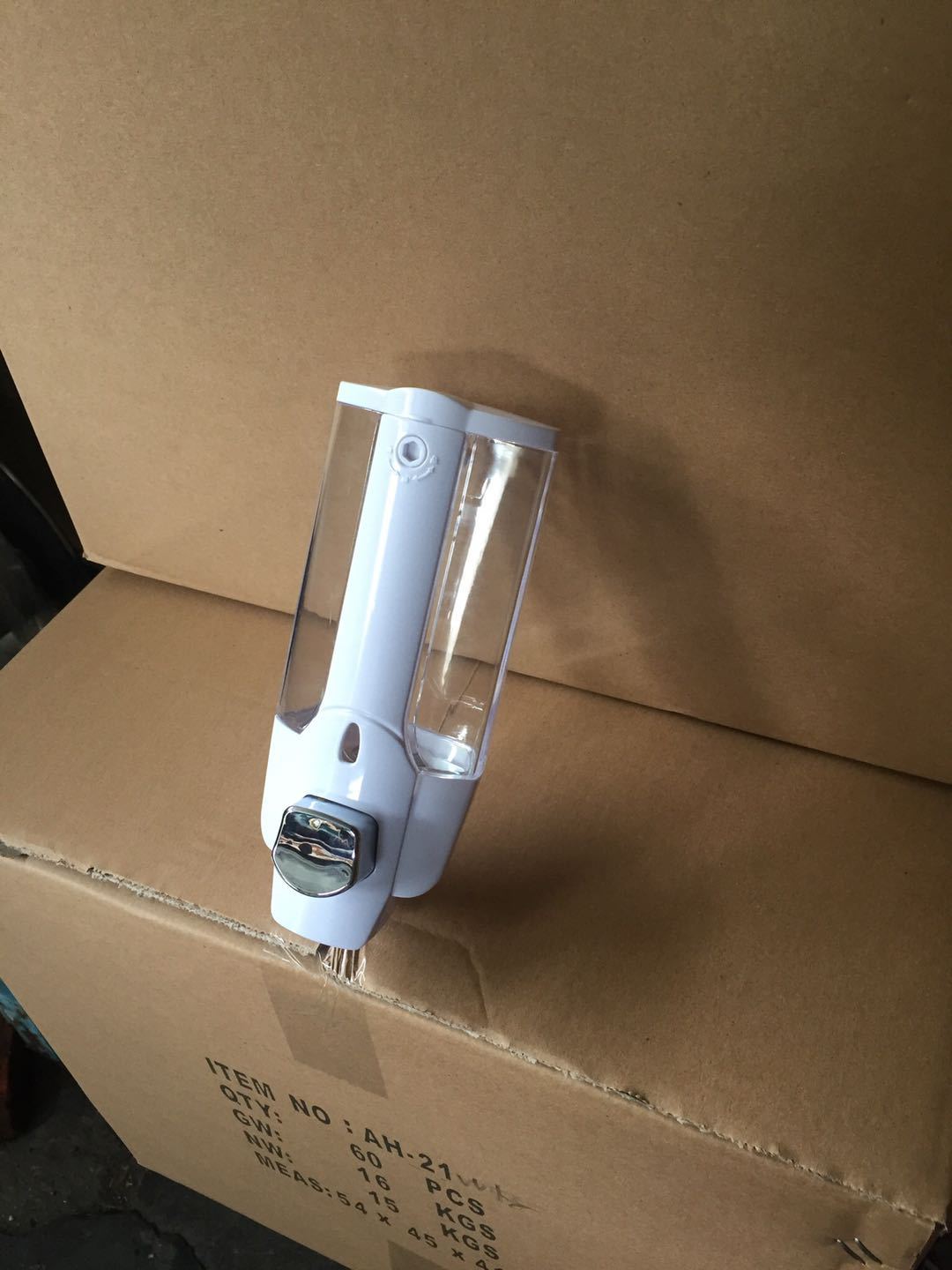 Kitchen Hand Washing Soap Dispenser 350ml Hotel Disinfection Manual Soap Dispenser Electroplating Foam Washing Mobile Phone