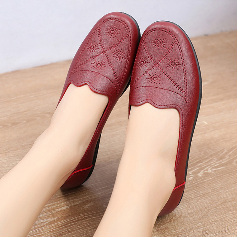 2020 New Beef Sole Mother Shoes Children Soft Sole Slip-on Flat Leather Shoes for Middle-aged and Elderly with Round Toe for All Seasons