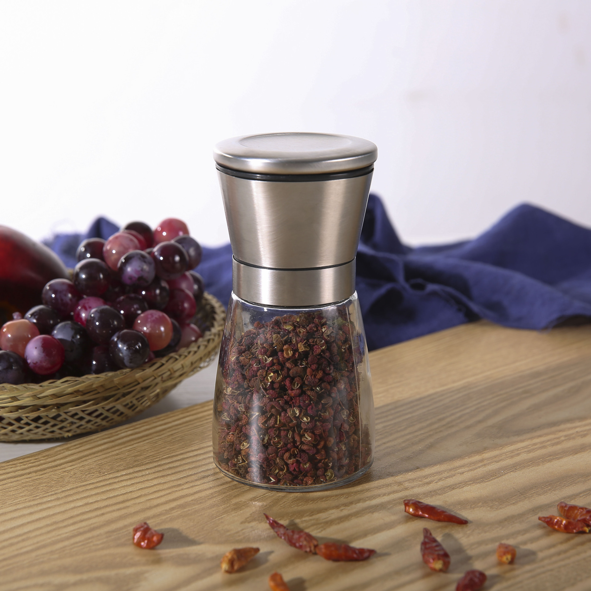 Manual stainless steel grinder Sea salt Black pepper grinder kitchen supplies seasoning bottle