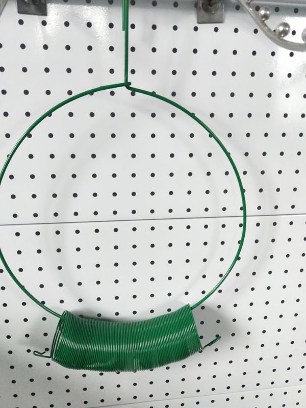 吊り下げ球脂グリーンスプリング給餌器|undefined