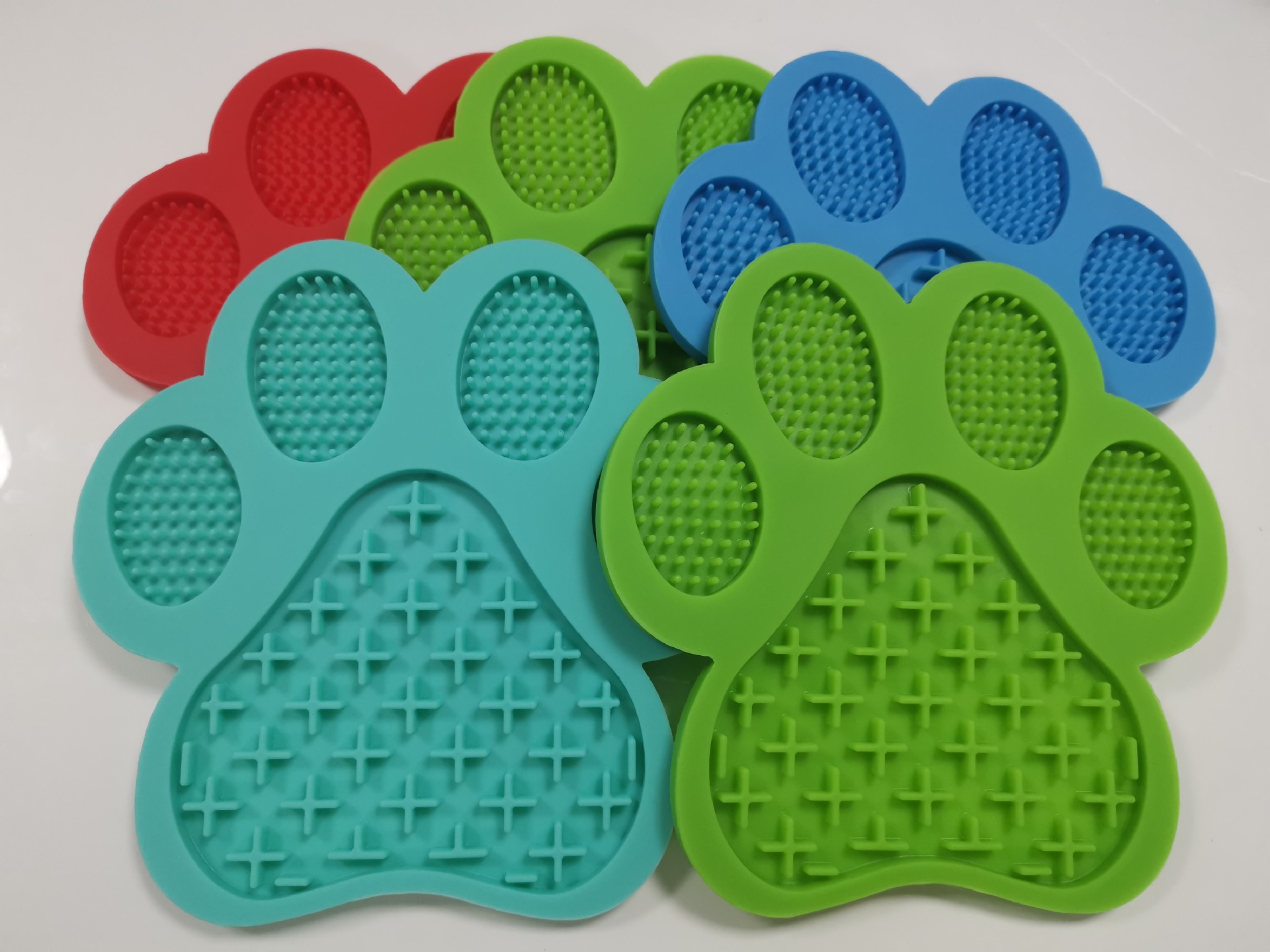 Dog Claw Silicone Pet Licking Pad Silicone Slow Food Pad Dog Bathing Distracted Licking Pad Silicone Slow Food Pad Anti-choking and Anti-overflow