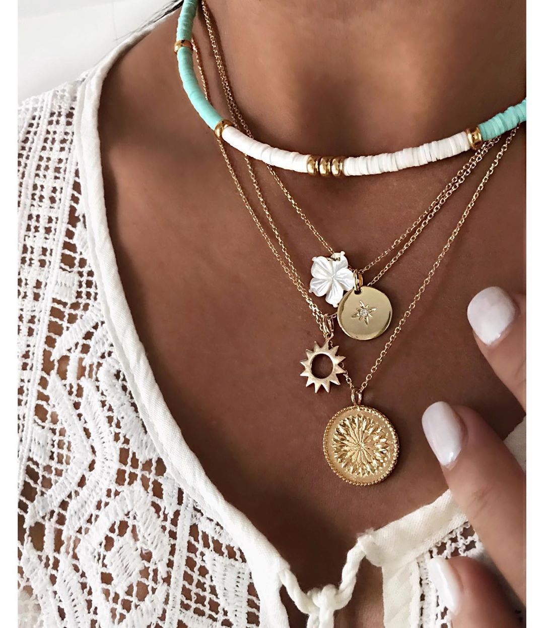 Europe and the United States cross-border retro multi-layer soft pottery flower necklace Net red flower coin personality exaggerated sweater chain pendant clavicle chain